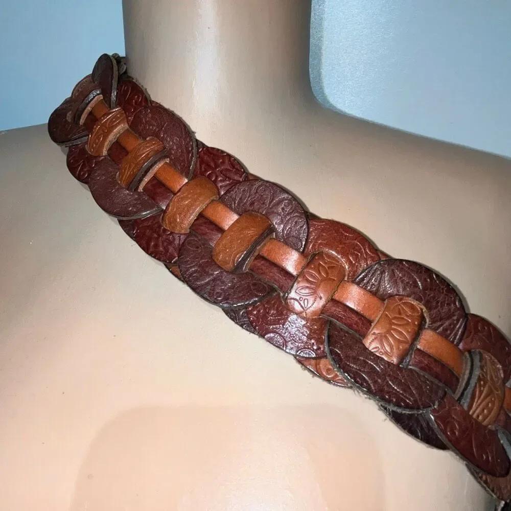 Fossil Women's Brown Leather Chain Woven Links Tooled Western Belt Size 32